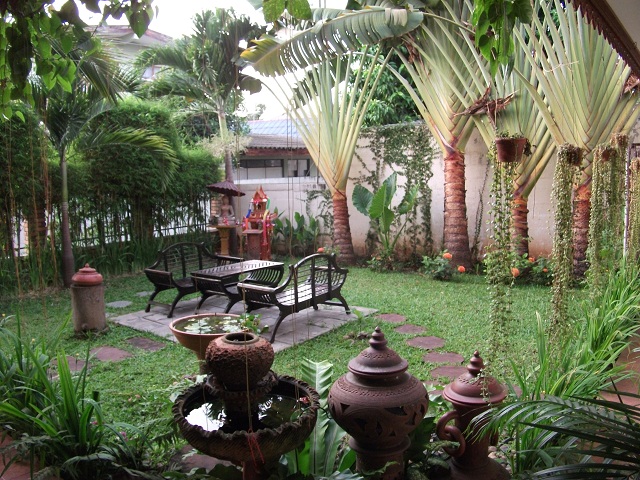 Tuin van Hotel Villa Oranje in Chiang Mai